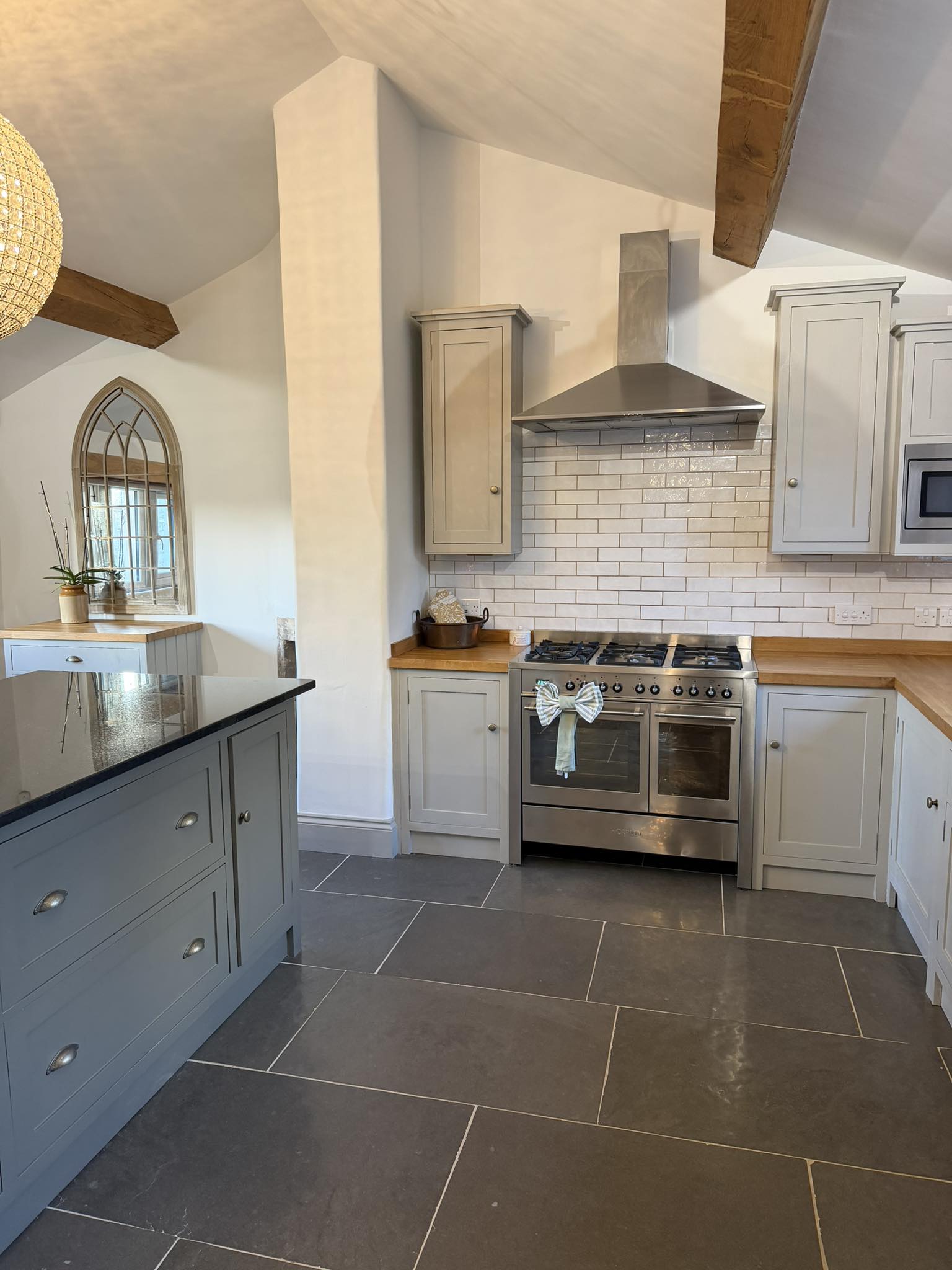 Airbnb changeover cleaning Midsomer Norton Bath Somerset - Peachy Cleans