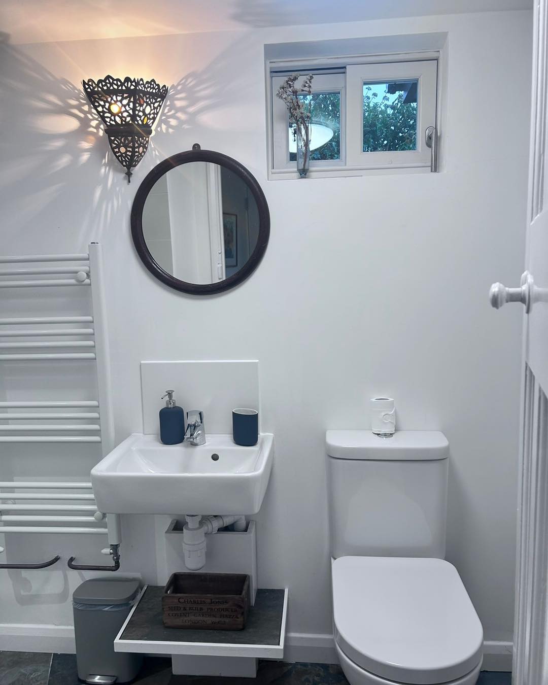 Professional cleaning equipment and bathroom results Timsbury Somerset - Peachy Cleans